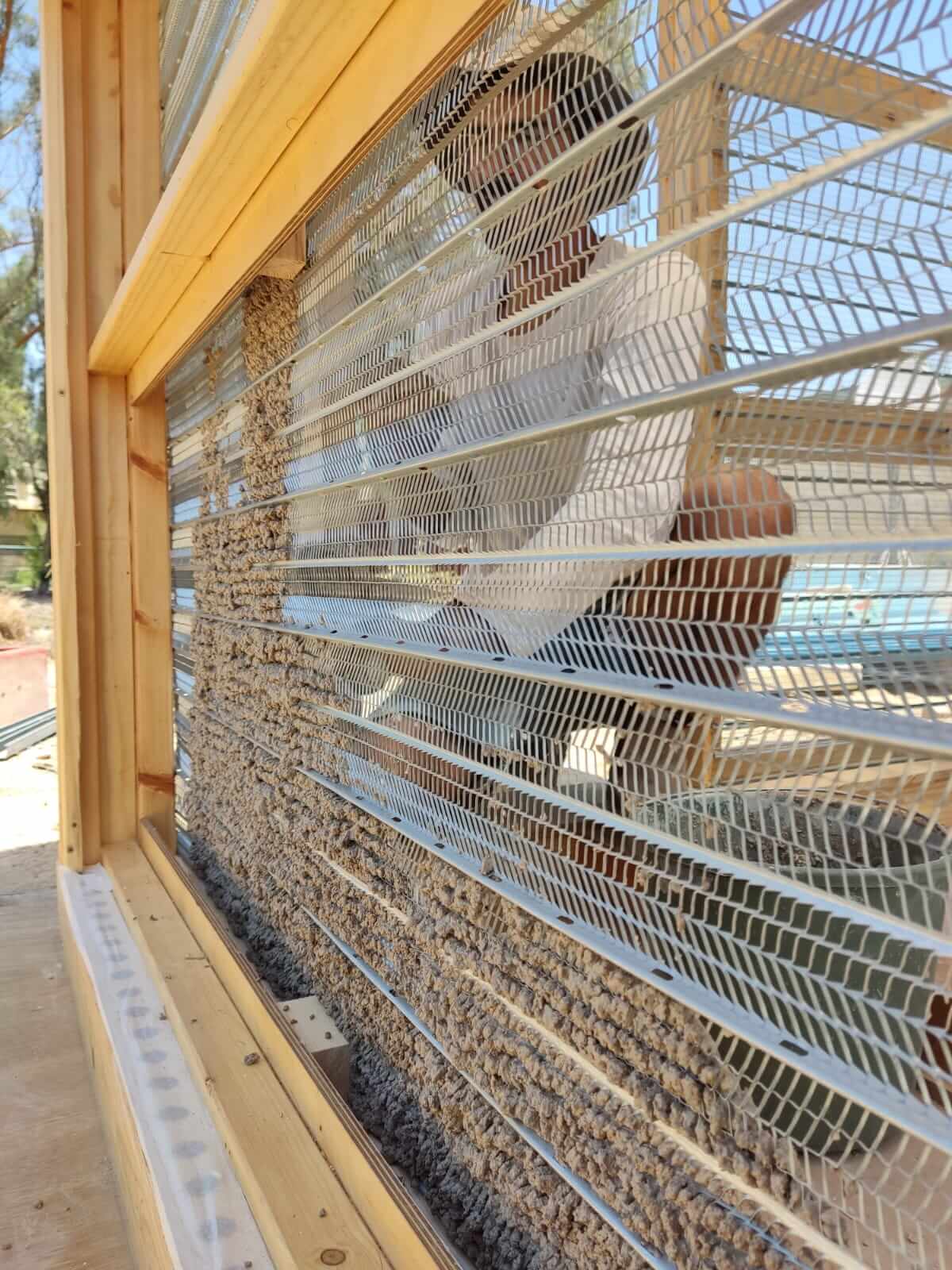 Bottzהבית לבניה בחומרים טבעיים